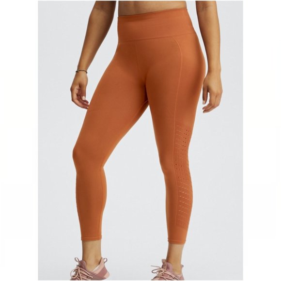 Fabletics Sync High Waist 7/8 Leggings - Picture 8 of 9